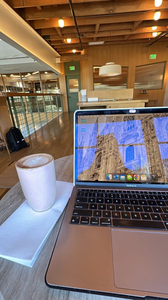 coffee shop laptop - 