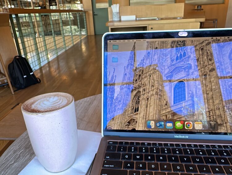 coffee shop laptop -