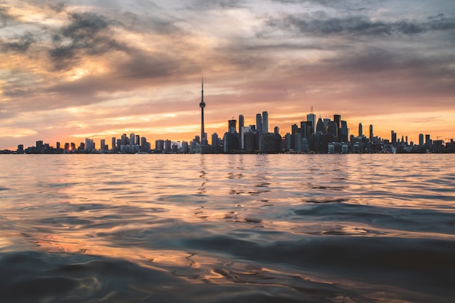 How to Plan Your Next Toronto Business Trip city sky line and waterfront 