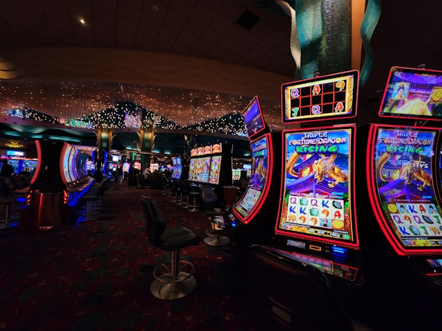 casino room, Las Vegas Nevada - why you should visit Las Vegas