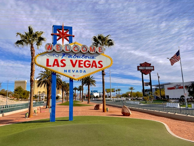 why you should visit Las Vegas at least once in your life - Las Vegas sign