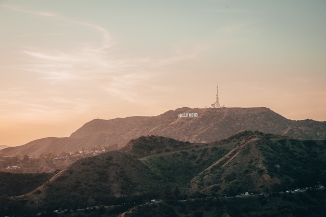 Los Angeles, Hollywood Sign - how to spend a summer in California